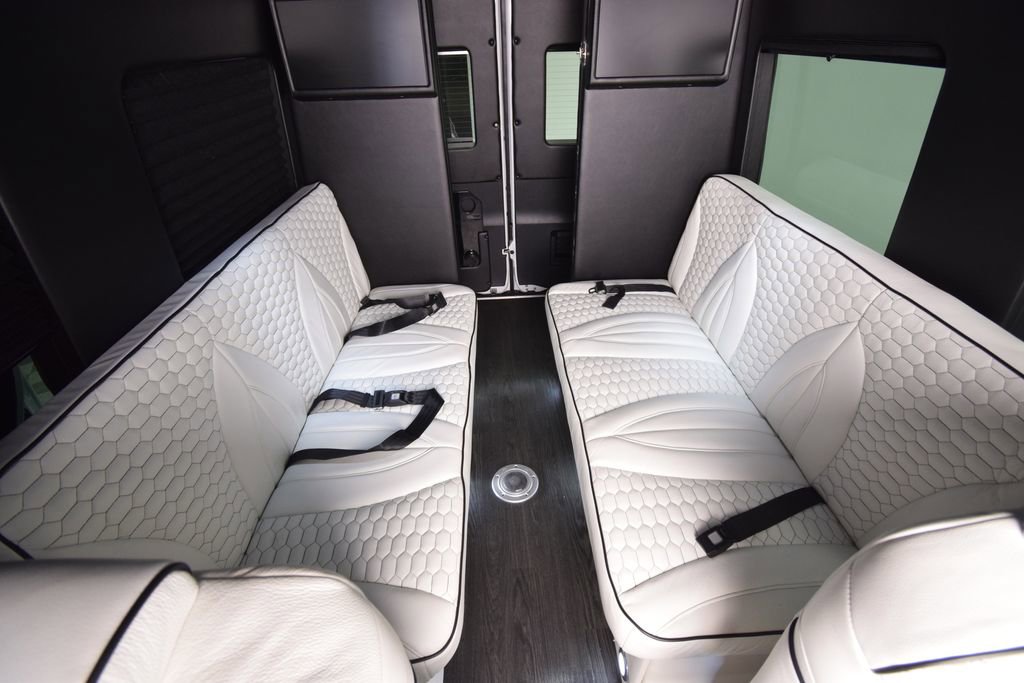 Used 2020 Mercedes-Benz Sprinter 3500 image 21