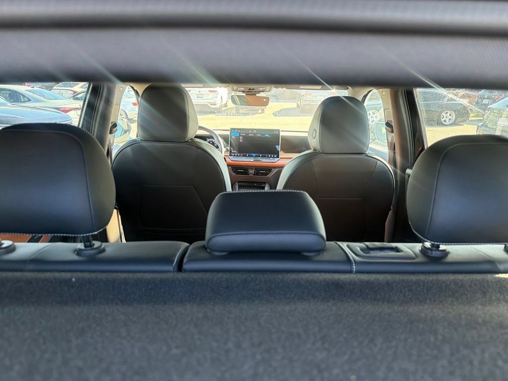 Used 2025 Volkswagen Tiguan SEL R-Line AWD/4WD image 9
