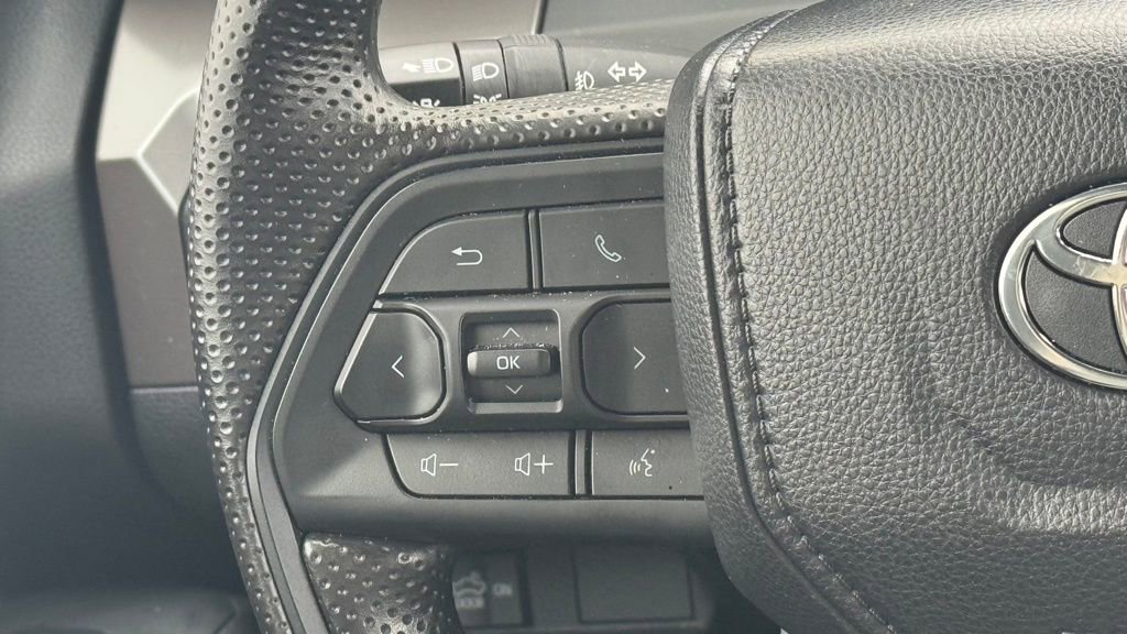 Used 2024 Toyota Tacoma SR5 AWD/4WD image 14