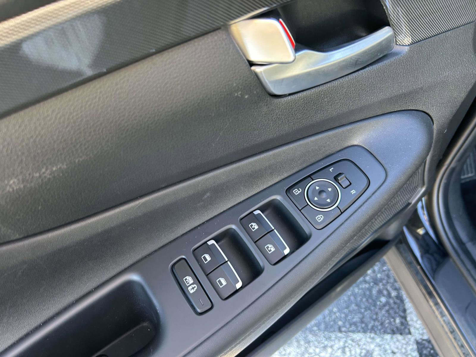 Used 2023 Hyundai Santa Fe SEL image 19