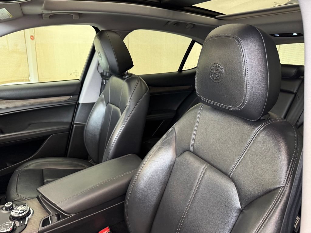Used 2018 Alfa Romeo Stelvio Ti AWD/4WD image 23