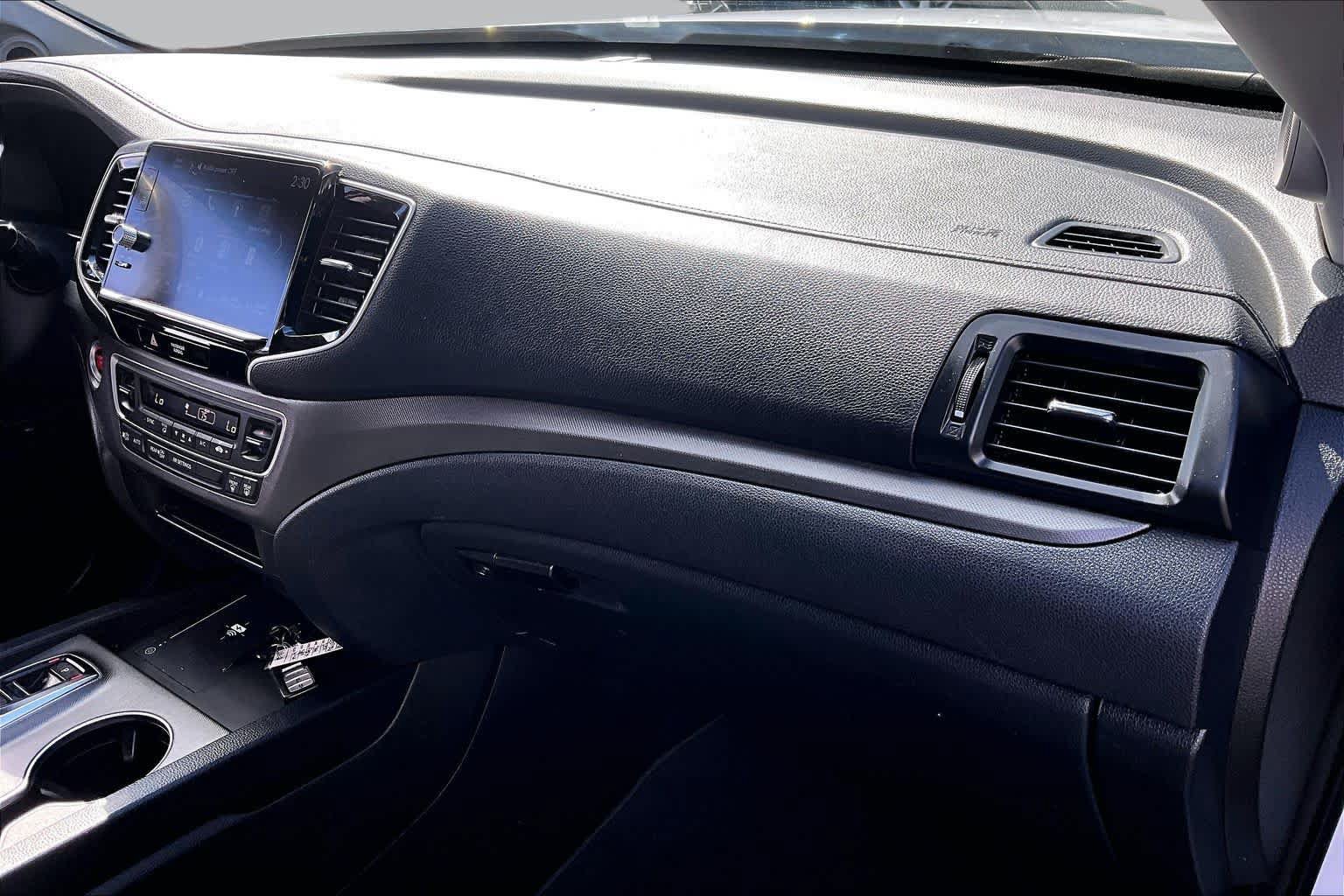 Used 2024 Honda Ridgeline Sport image 17