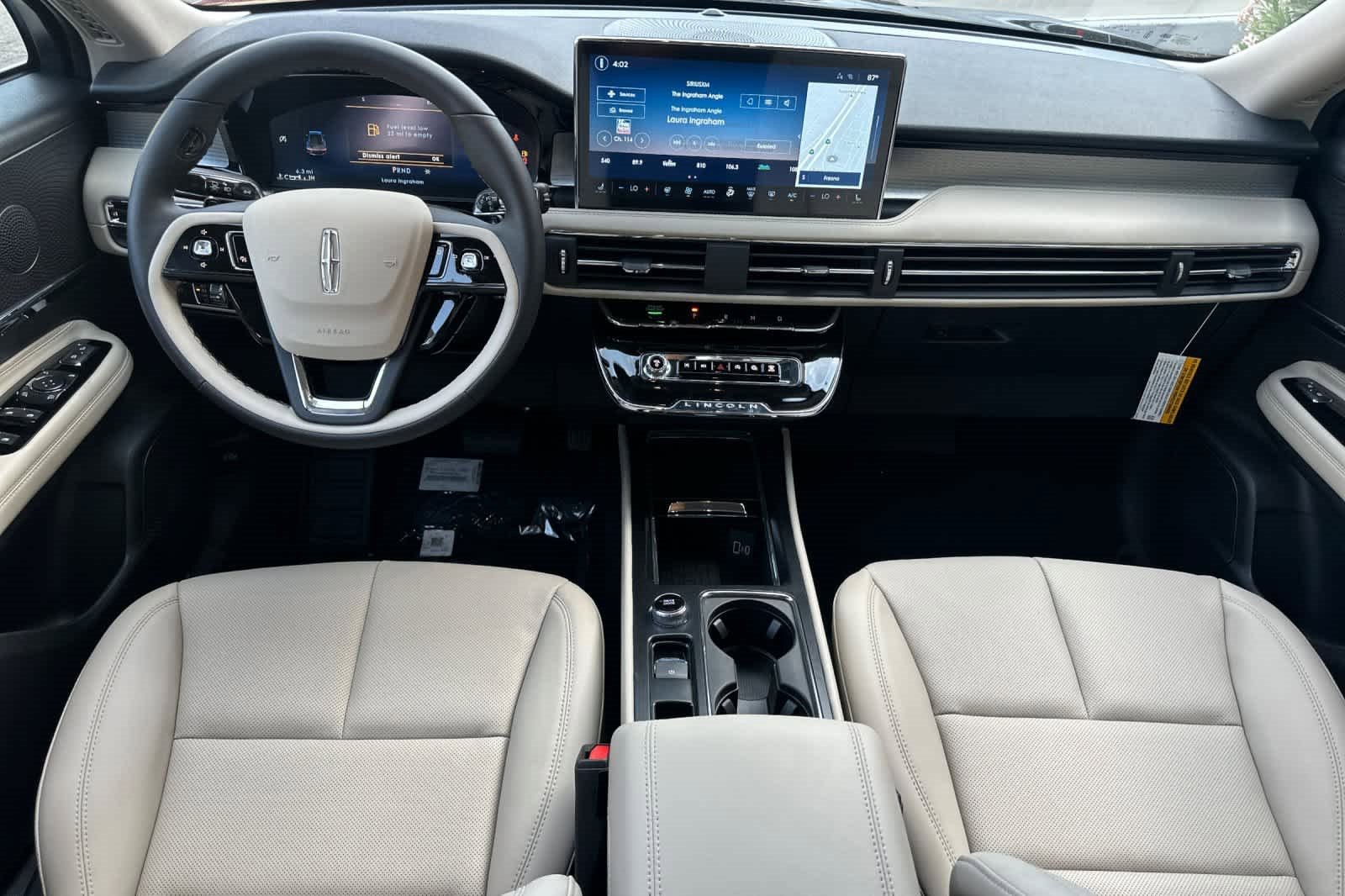 Used 2025 Lincoln Corsair Premiere w/ Equipment Group 101A image 3