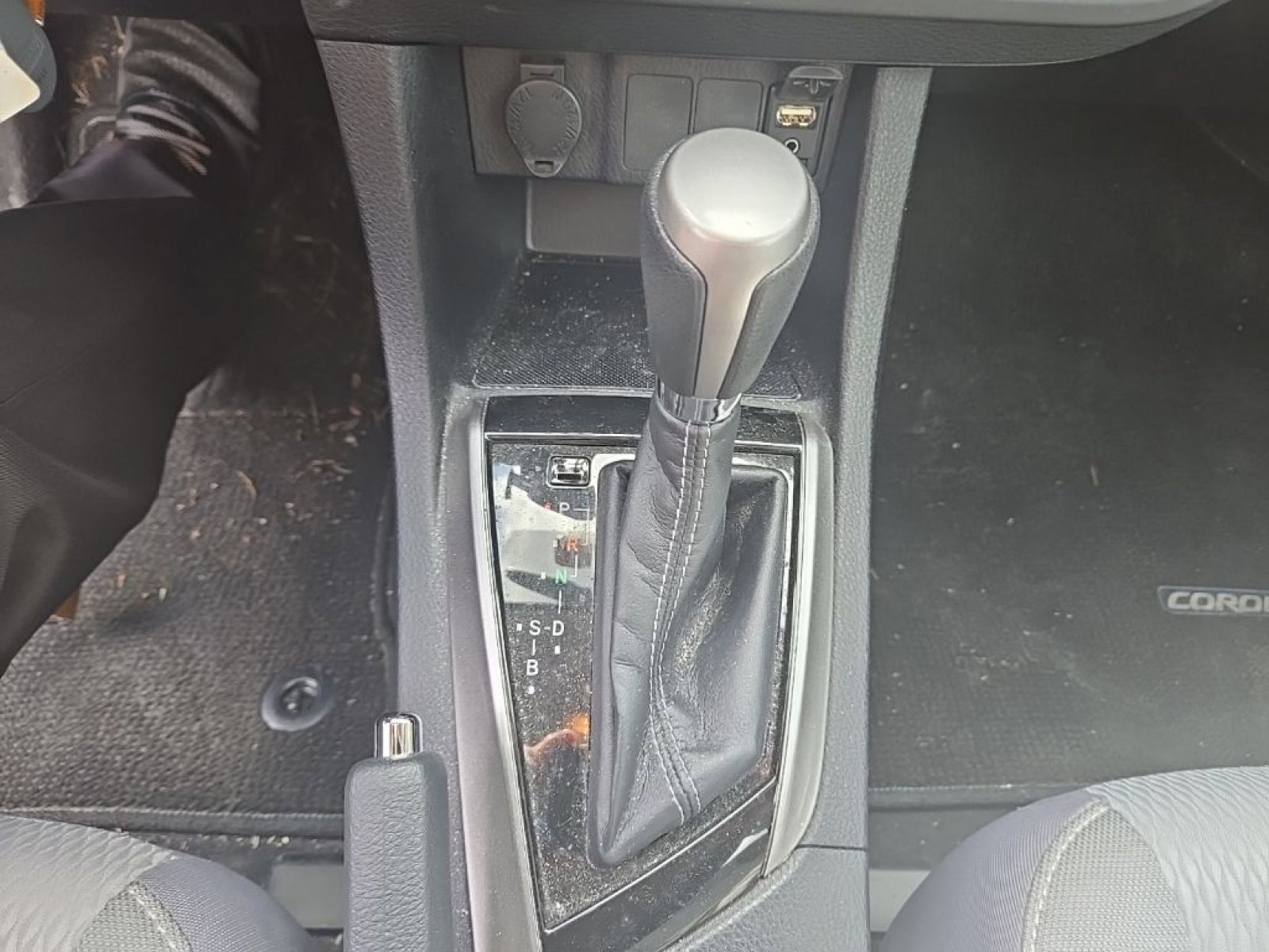 Used 2016 Toyota Corolla LE FWD image 15