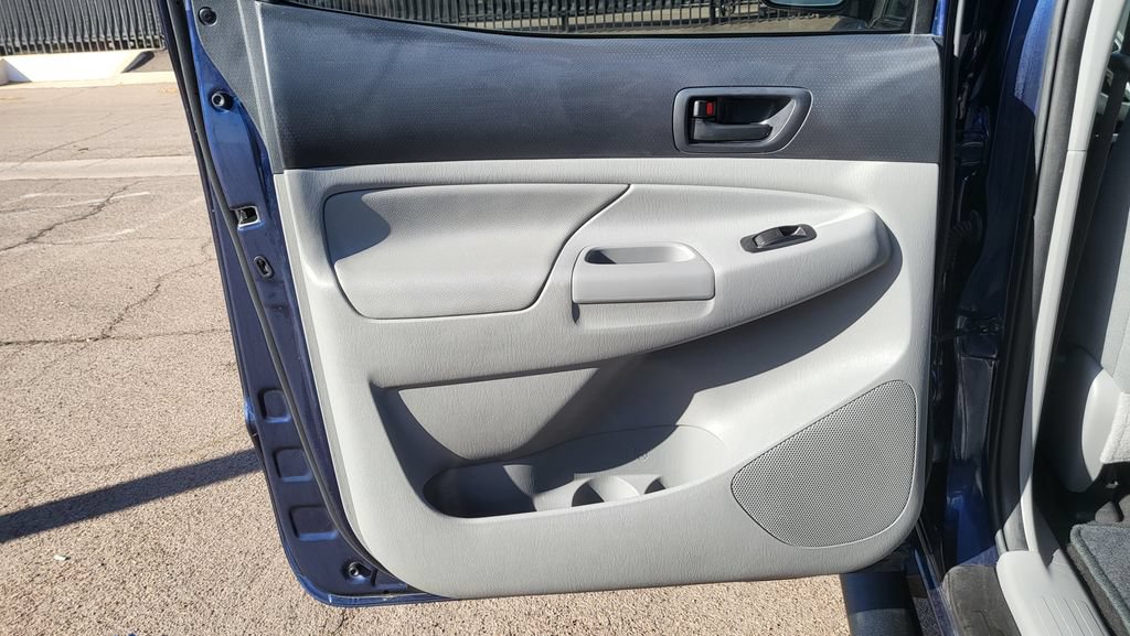 Used 2013 Toyota Tacoma PreRunner w/ SR5 Pkg RWD image 19