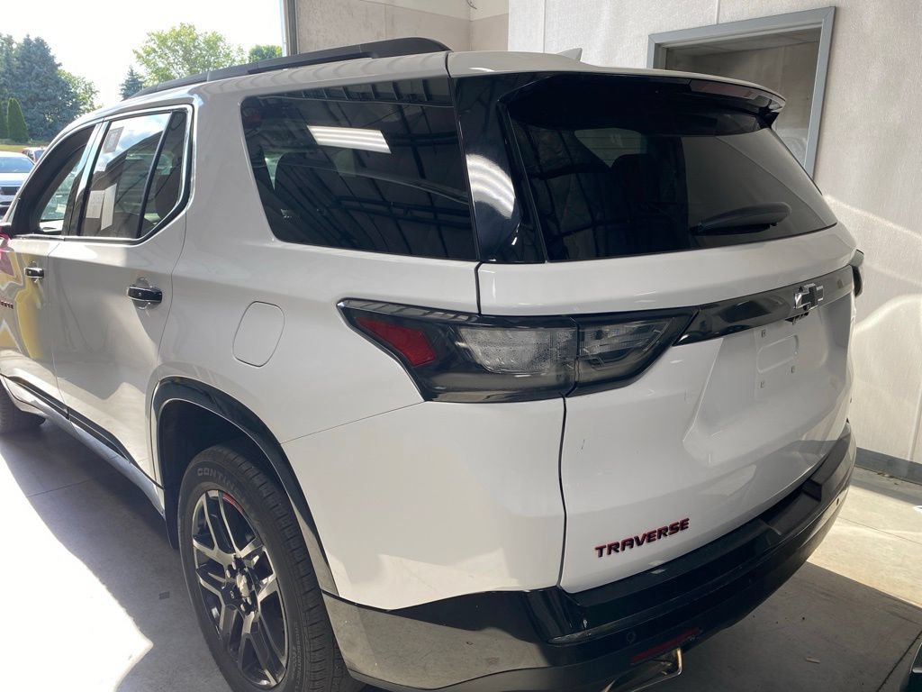 Used 2021 Chevrolet Traverse Premier w/ Redline Edition AWD/4WD image 3