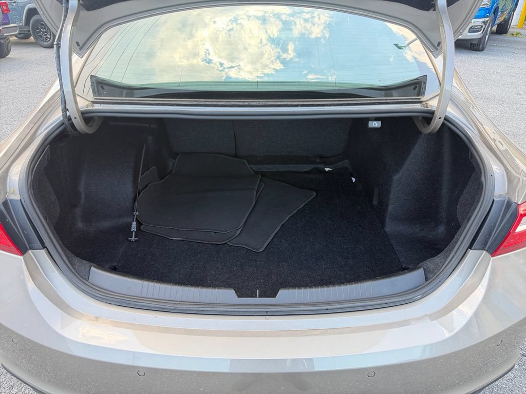 Used 2025 Chevrolet Malibu LT FWD image 17