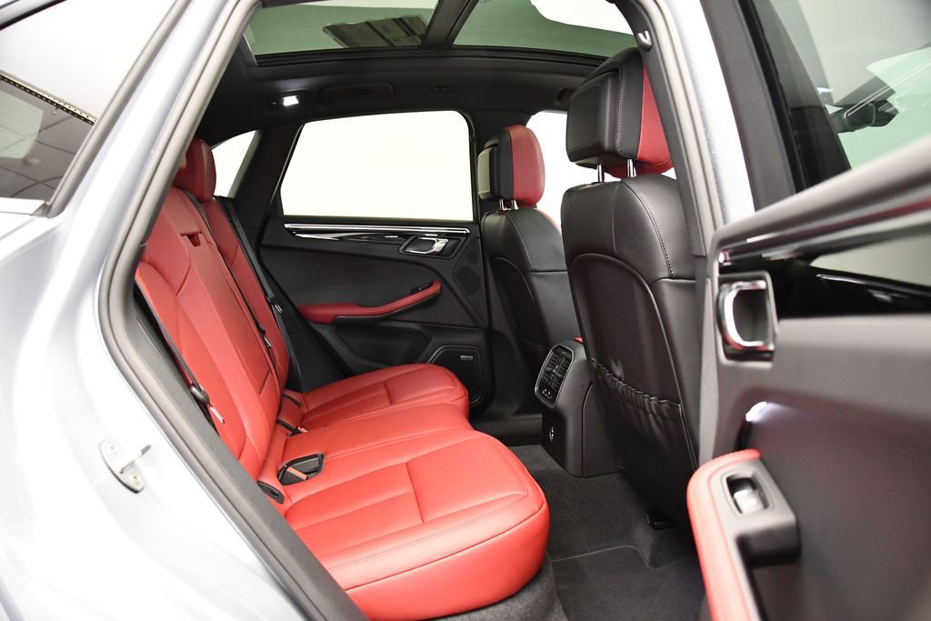 Used 2025 Porsche Macan Turbo image 56