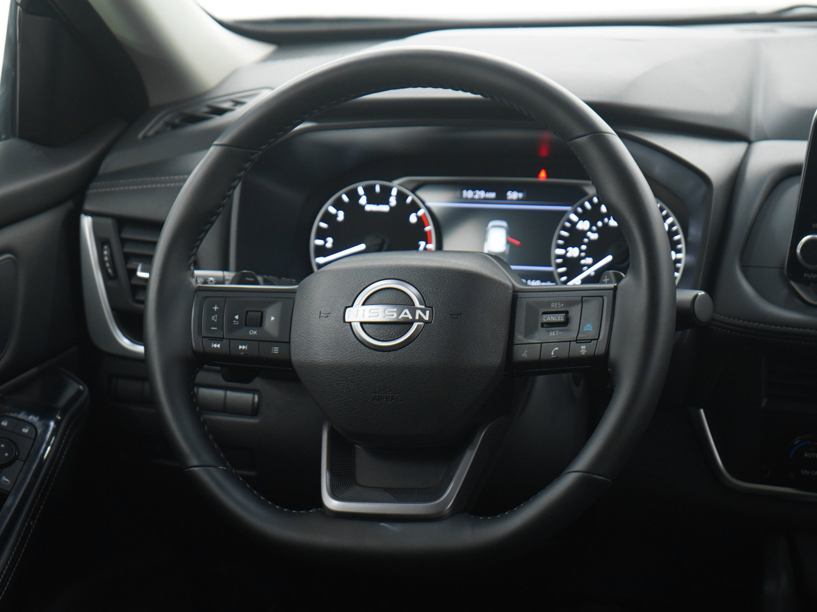 Used 2025 Nissan Rogue SV image 16