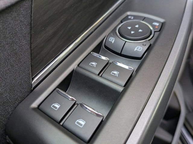 Used 2025 Ford F150 Lariat w/ Equipment Group 502A High image 25