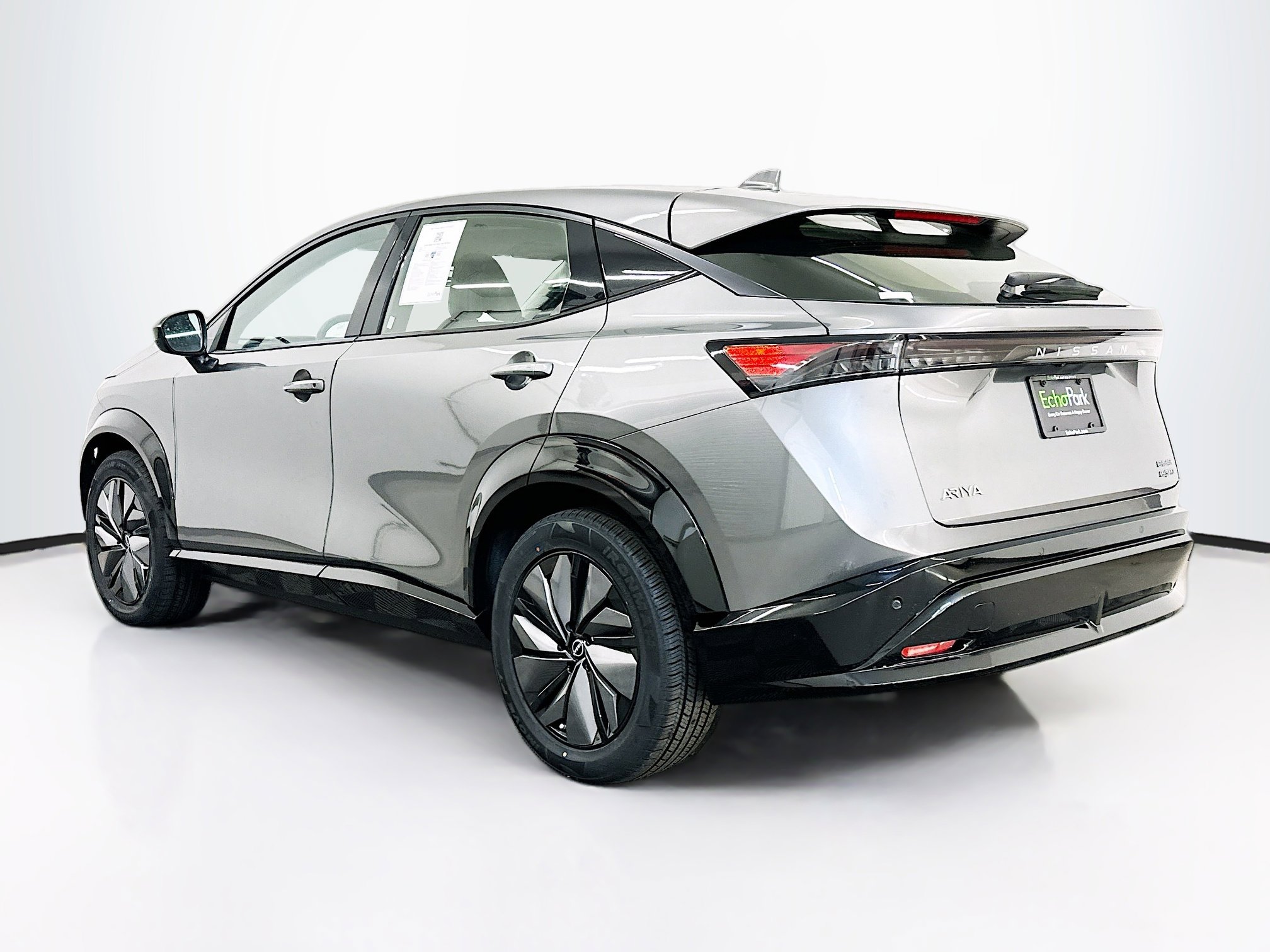 Used 2023 Nissan Ariya AWD image 5