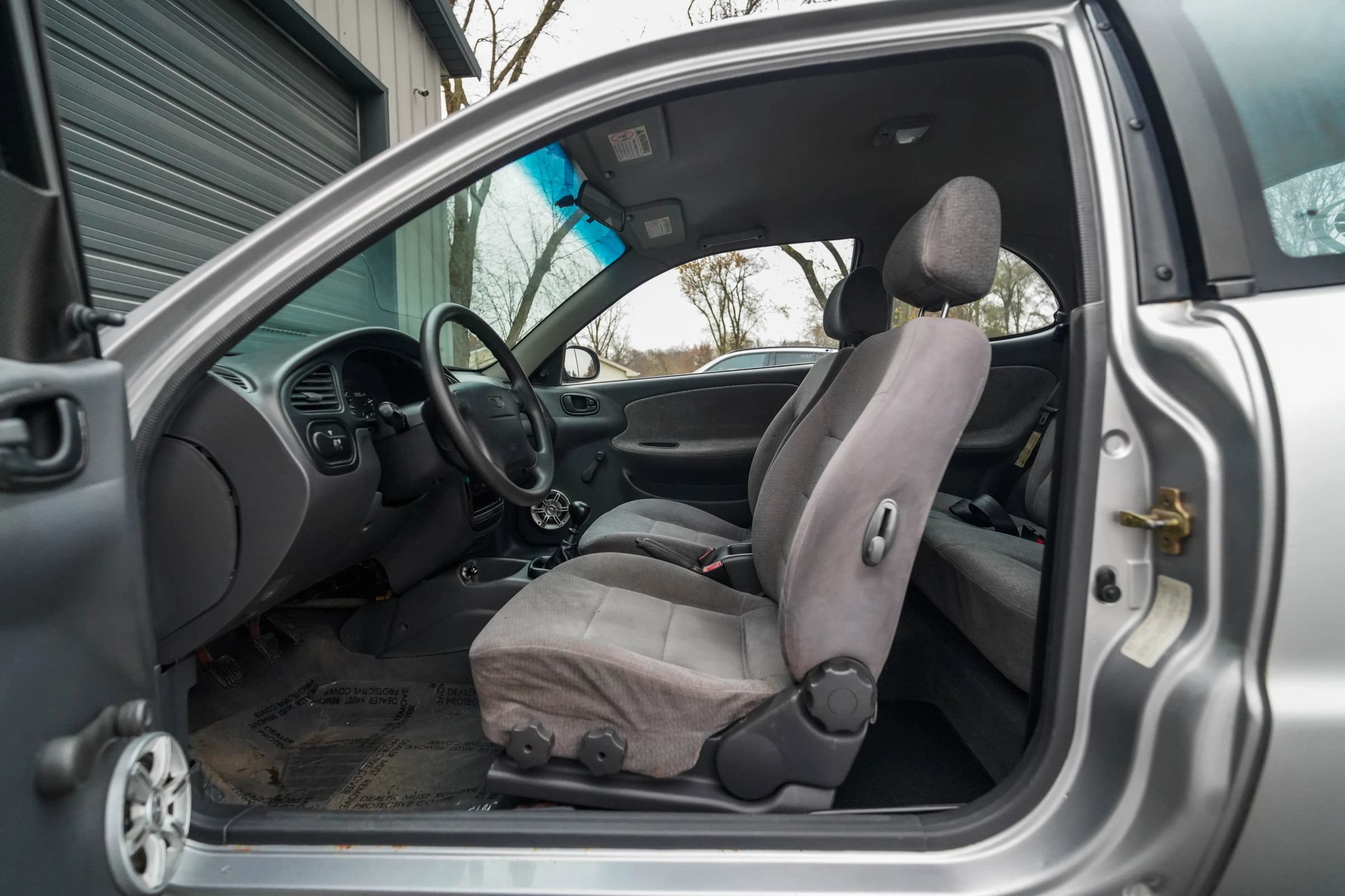Used 2001 Daewoo Lanos S FWD image 12