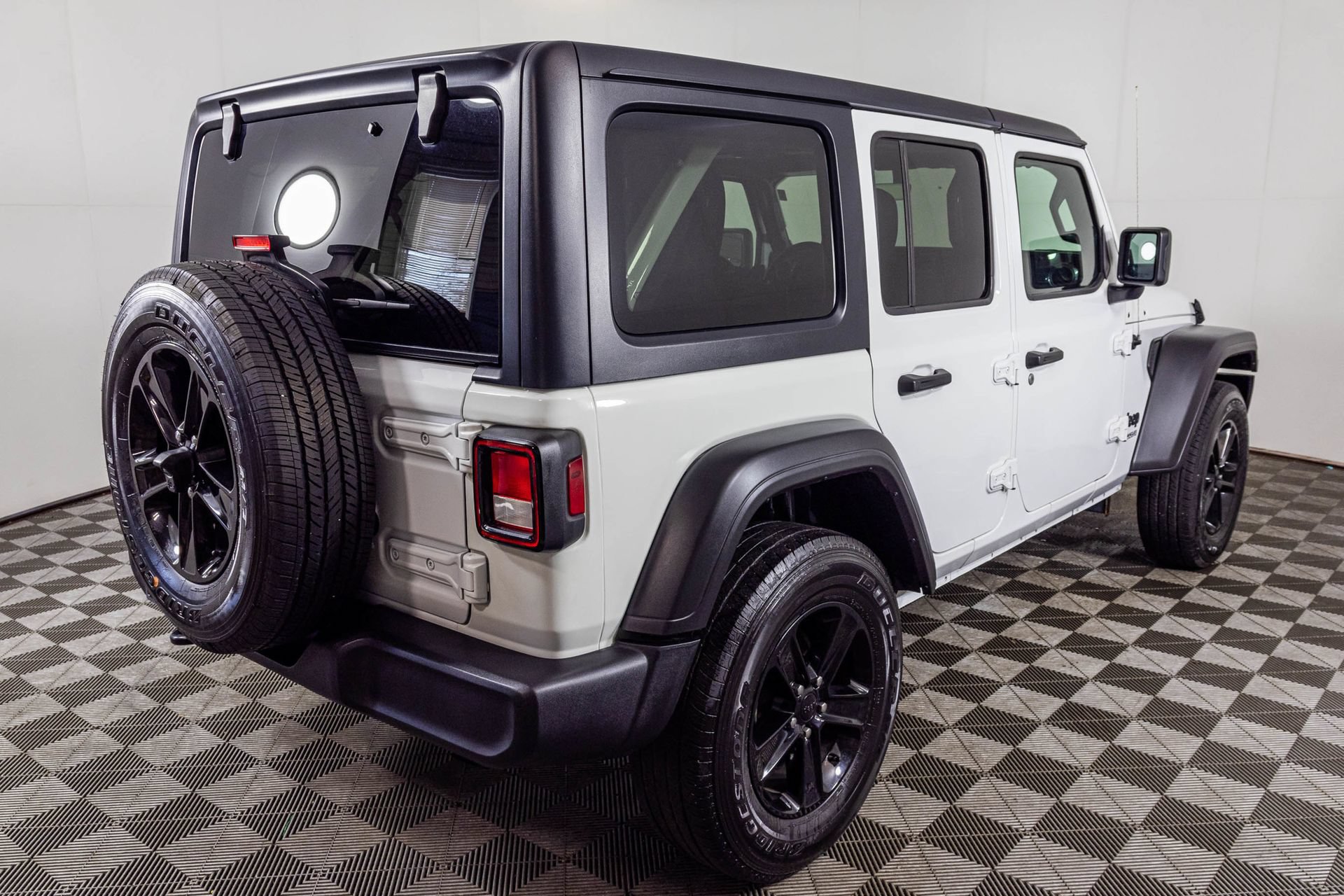 Used 2022 Jeep Wrangler Unlimited Sport AWD/4WD image 15