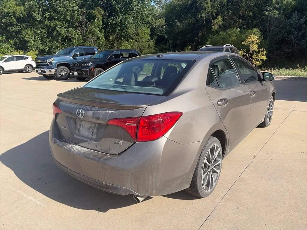 Used 2017 Toyota Corolla SE w/ SE Premium Package FWD image 7
