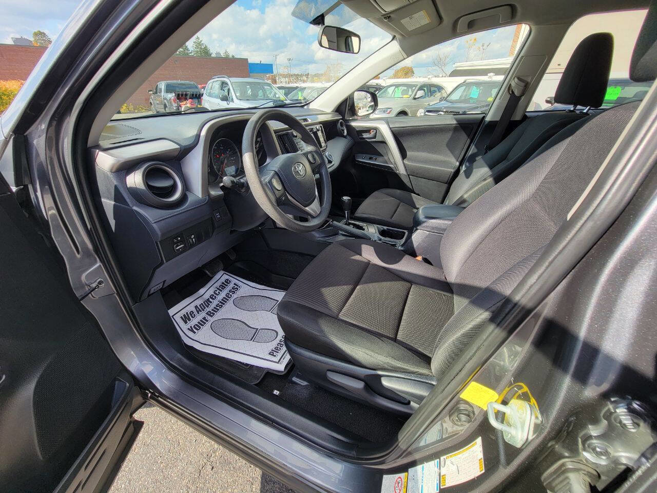Used 2016 Toyota RAV4 LE AWD/4WD image 11