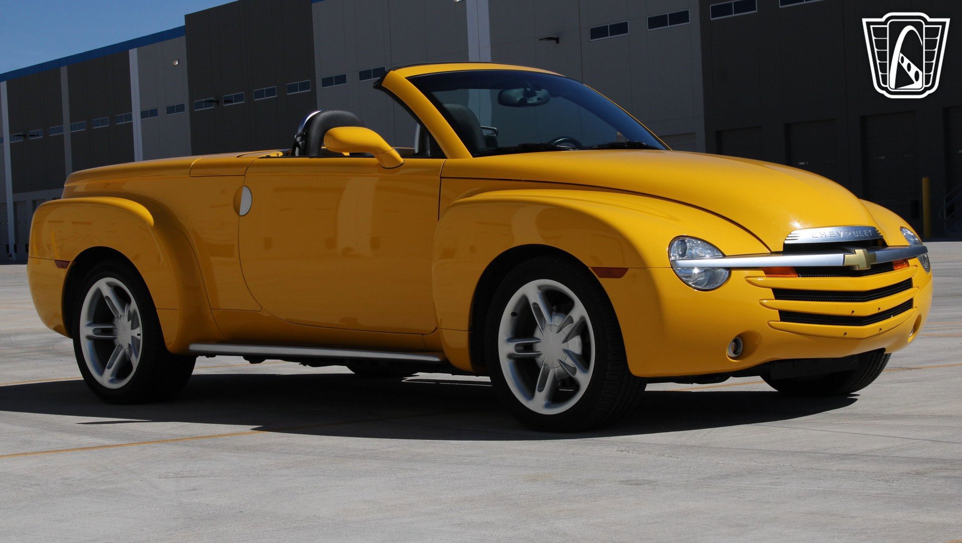Used 2003 Chevrolet SSR w/ Preferred Equipment Group RWD image 4