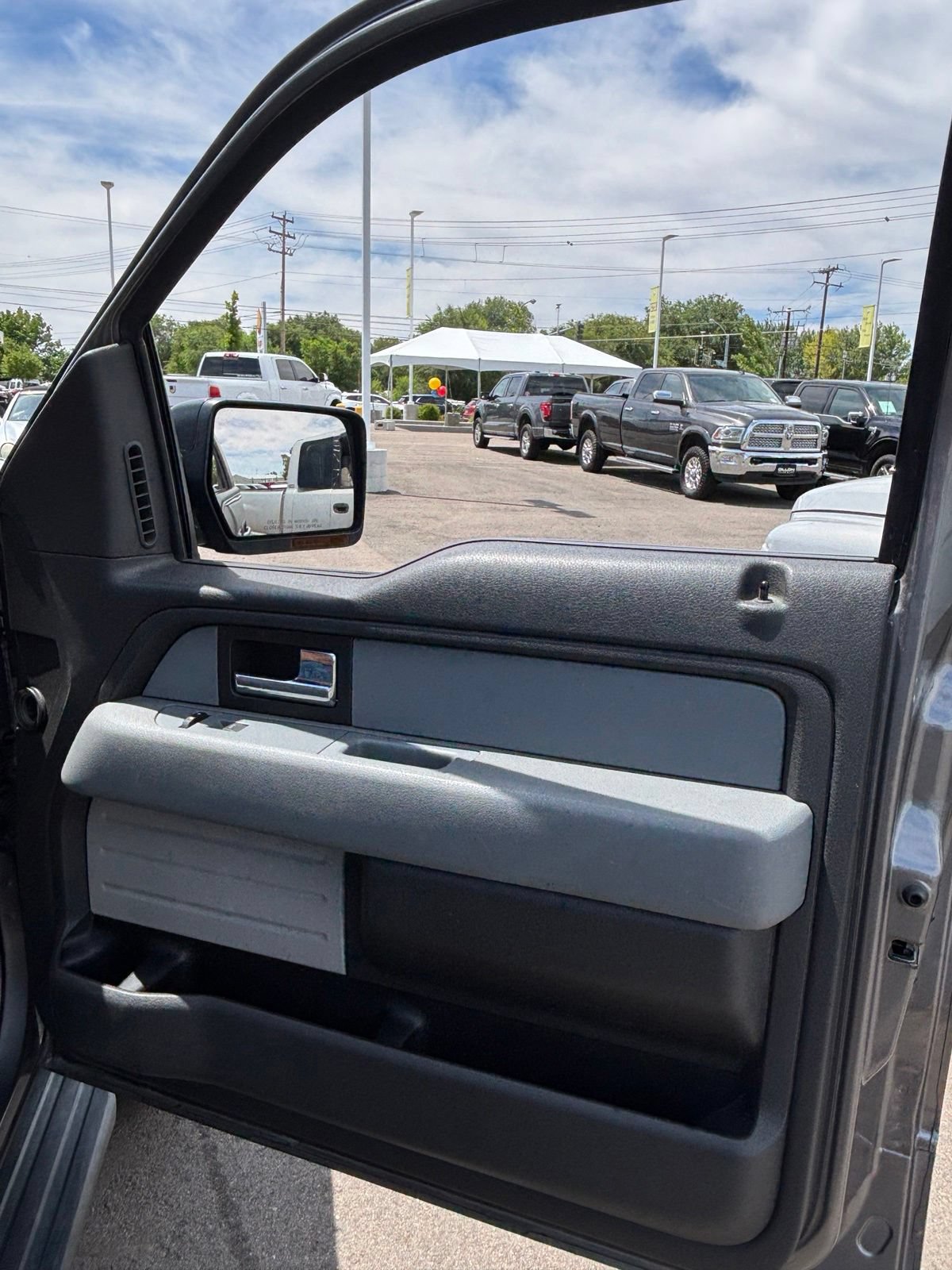 Used 2014 Ford F150 XLT w/ Equipment Group 302A Luxury AWD/4WD image 16