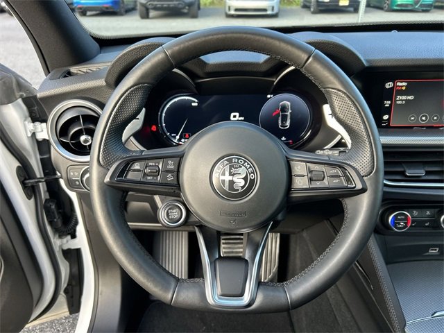 Used 2024 Alfa Romeo Stelvio Veloce image 17