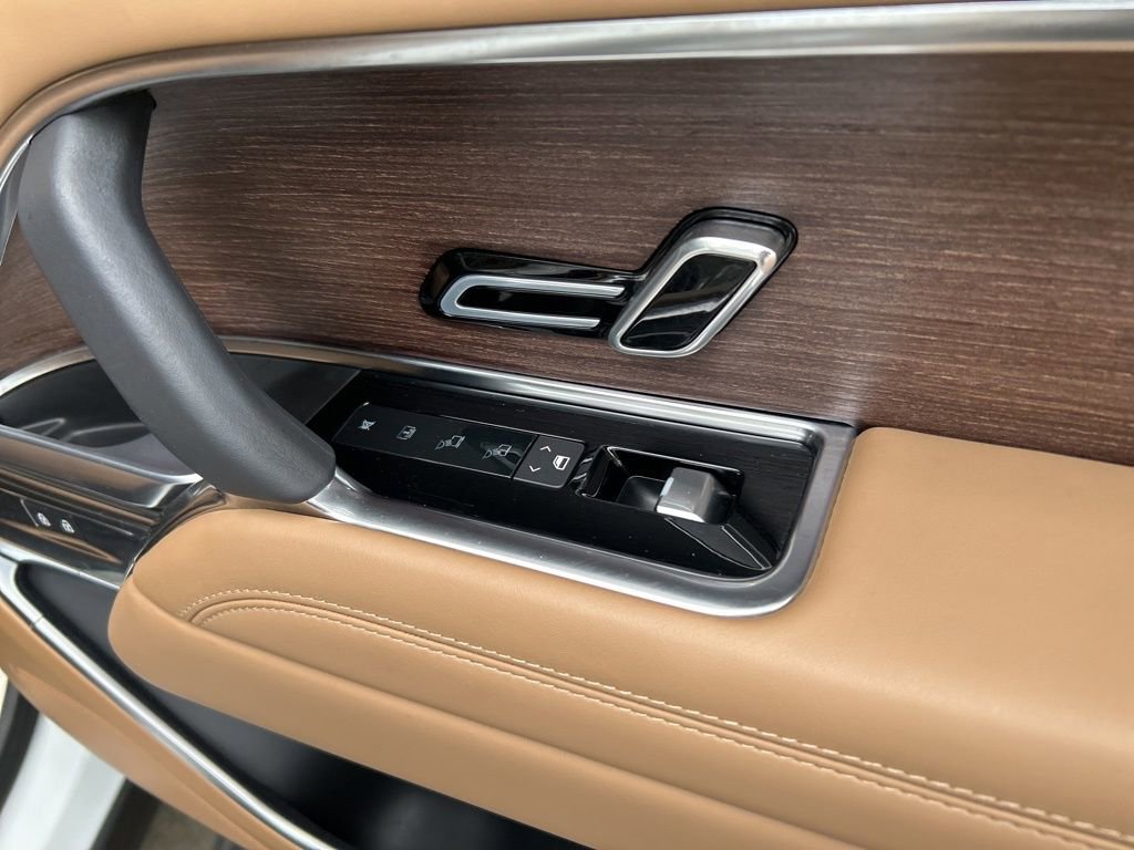 Used 2023 Land Rover Range Rover SE image 41