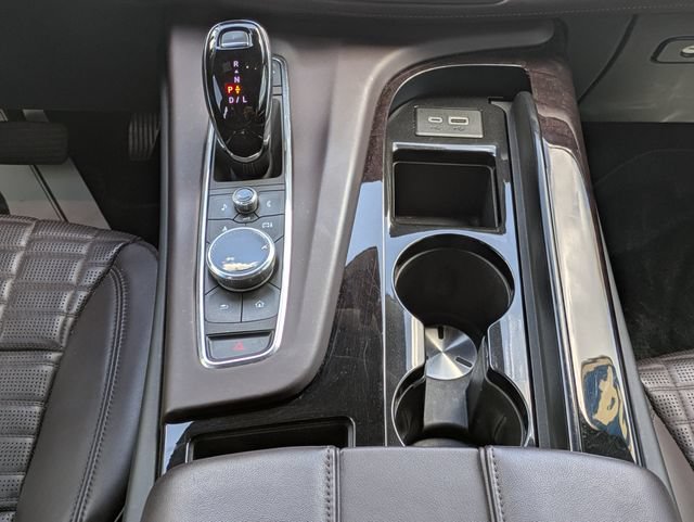 Used 2024 Cadillac Escalade ESV Sport Platinum w/ LPO, ONYX Package AWD/4WD image 17