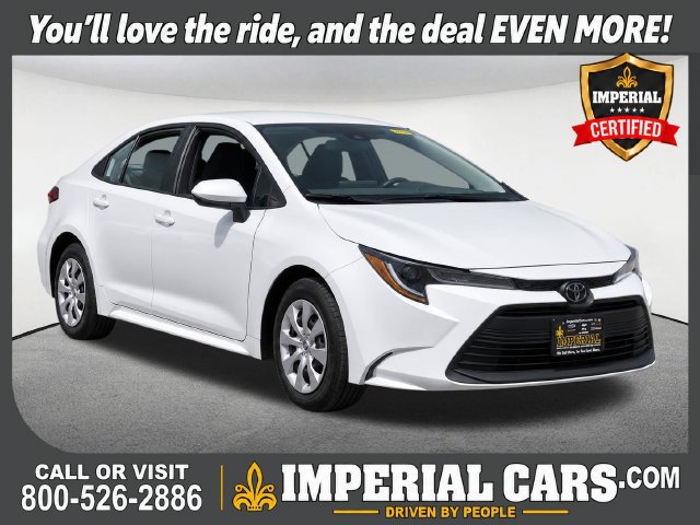 Used 2025 Toyota Corolla LE FWD image 1