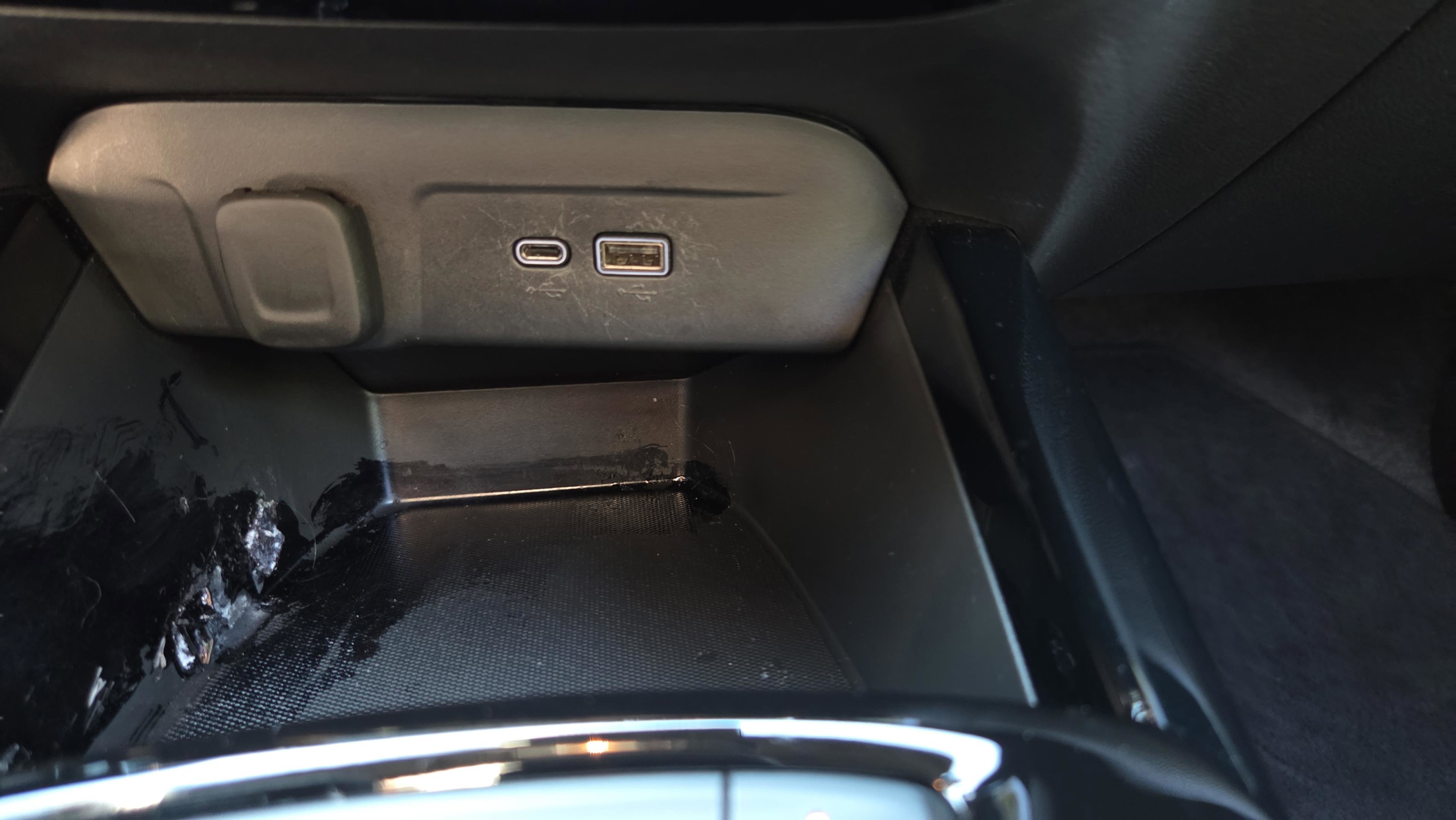 Used 2025 Chevrolet Trax RS FWD image 25