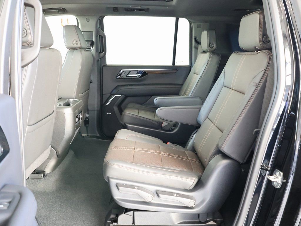 New 2025 Chevrolet Suburban High Country image 28