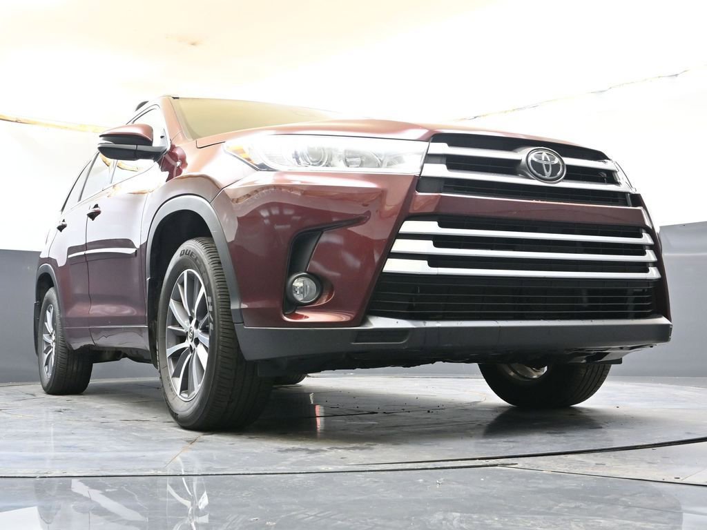 Used 2018 Toyota Highlander XLE AWD/4WD image 36