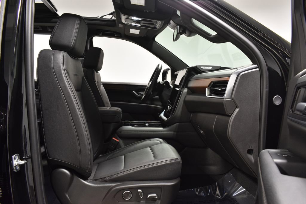 Used 2025 GMC Yukon Denali w/ Sun & Power Step Package image 30