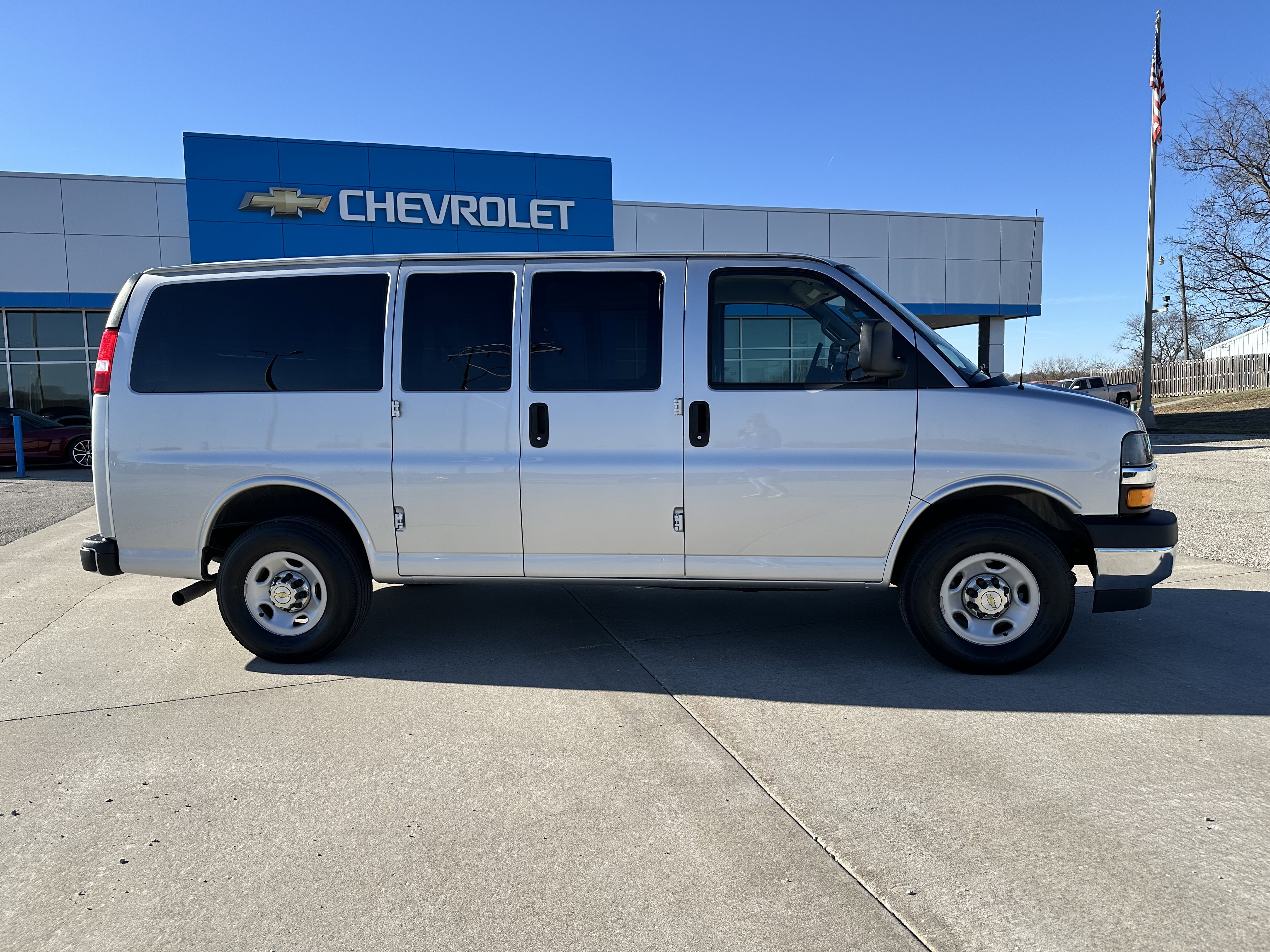 Used 2024 Chevrolet Express 2500 LT w/ LT Preferred Equipment Group image 2