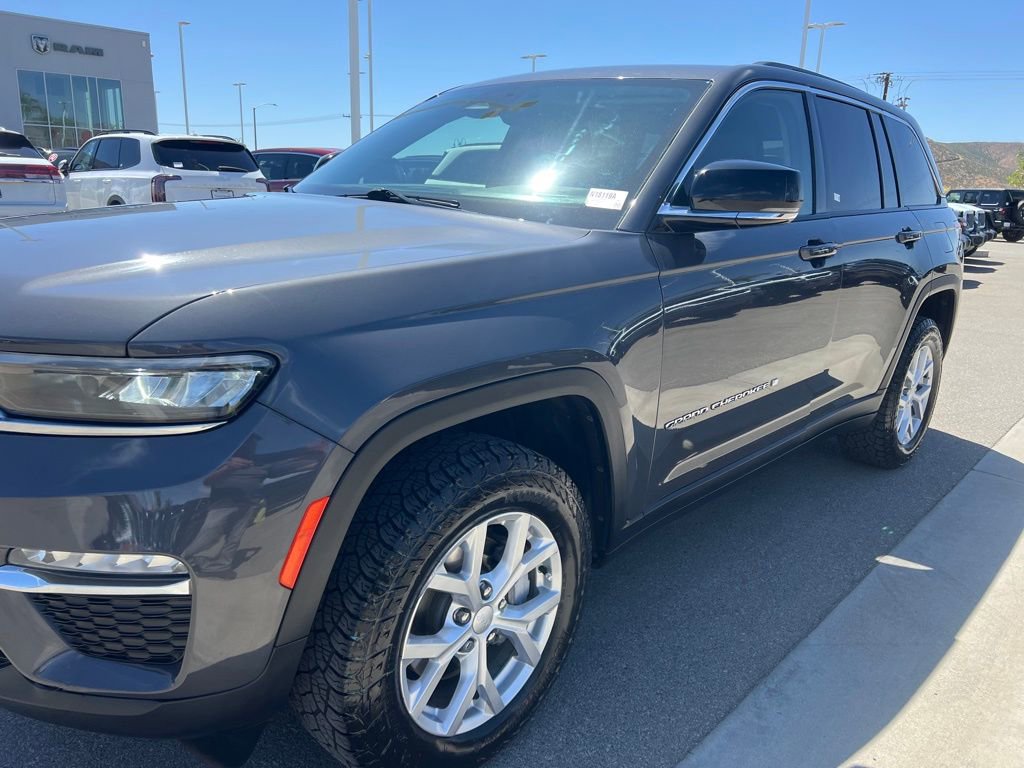 Used 2023 Jeep Grand Cherokee Limited image 11