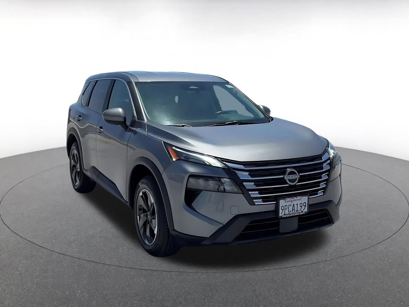 Used 2025 Nissan Rogue SV FWD image 3