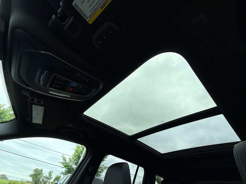 New 2025 Jeep Grand Cherokee Limited w/ Black Appearance Package AWD/4WD image 30