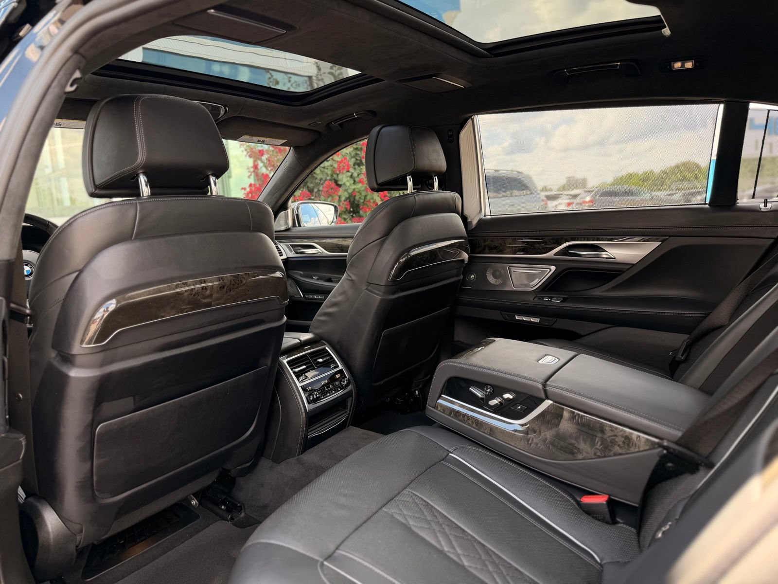 Used 2018 BMW M760i xDrive AWD/4WD image 29