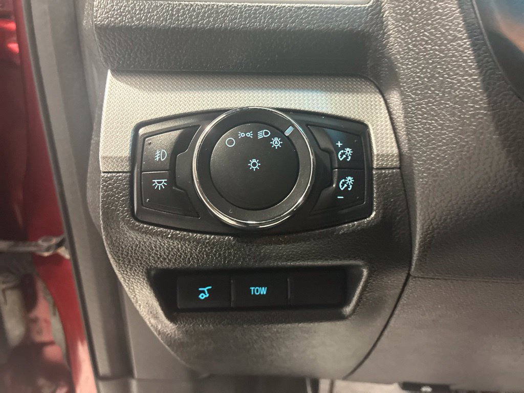 Used 2015 Ford Explorer XLT w/ Equipment Group 202B AWD/4WD image 15