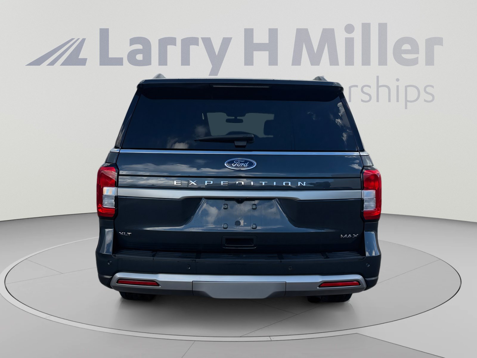 Used 2024 Ford Expedition Max XLT AWD/4WD image 4