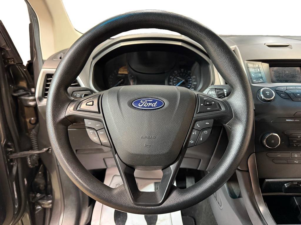 Used 2019 Ford Edge SE image 15