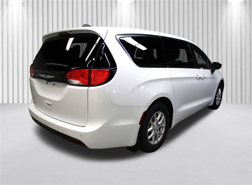New 2026 Chrysler Voyager LX image 3