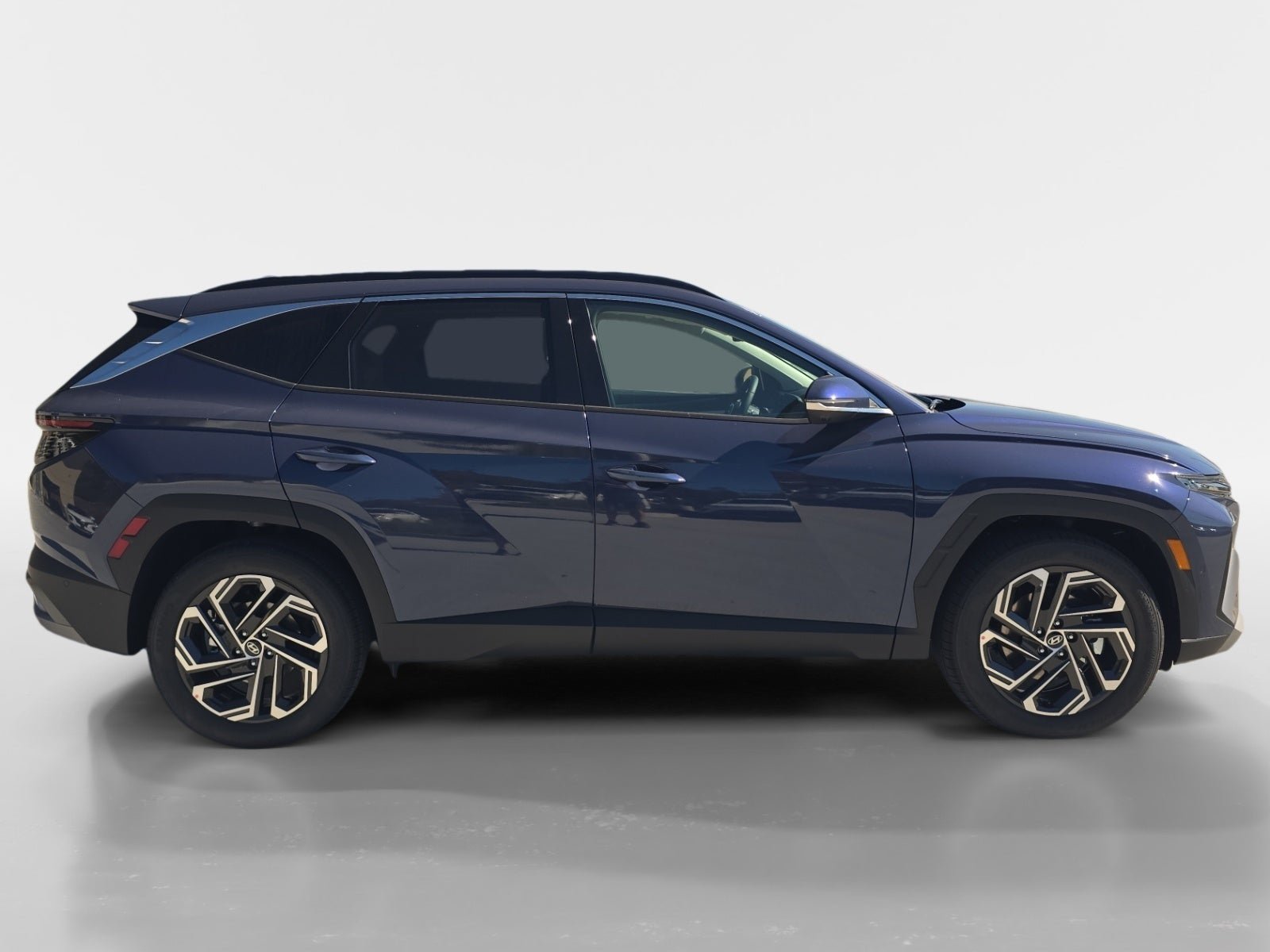New 2026 Hyundai Tucson Limited FWD image 2