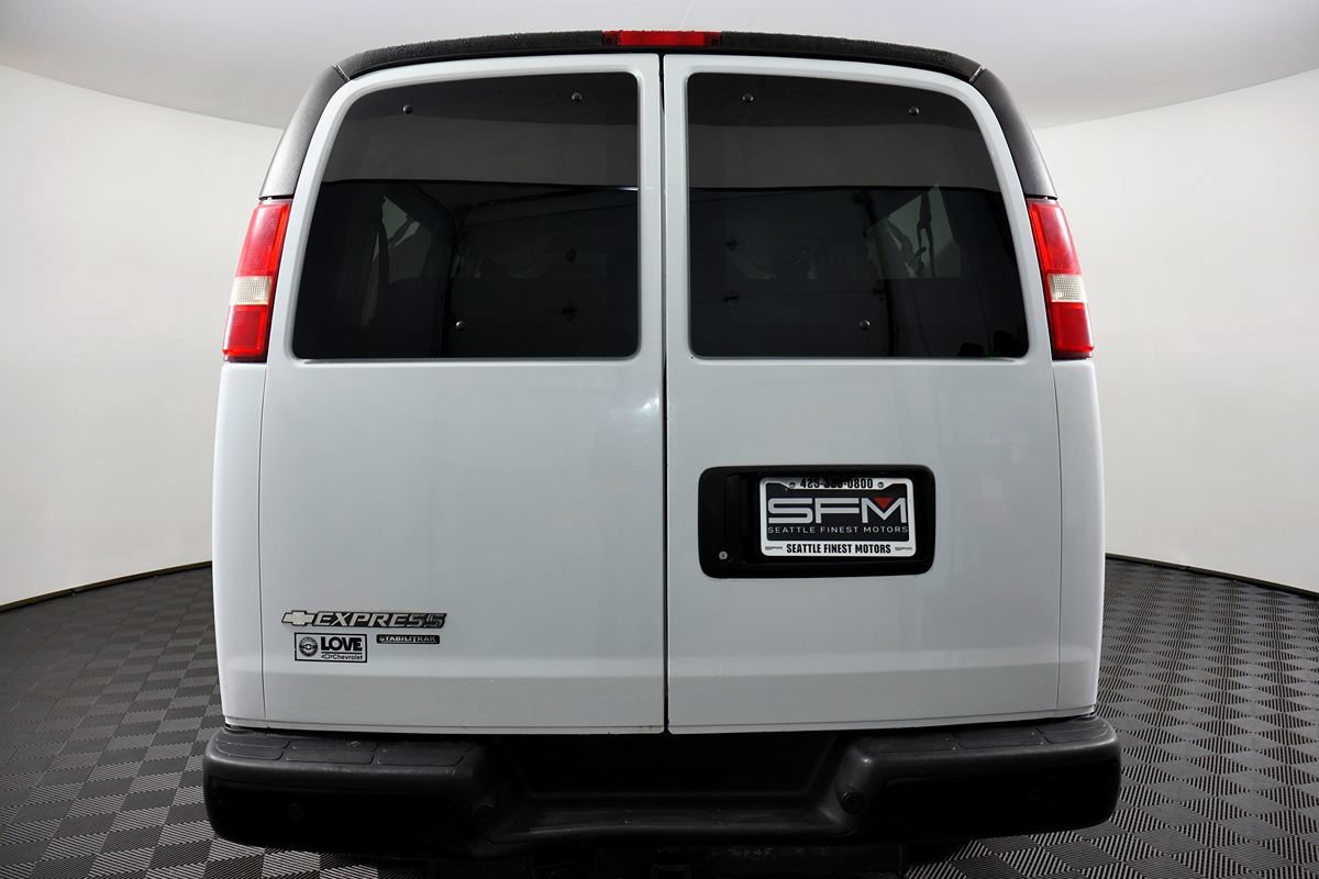 Used 2016 Chevrolet Express 3500 LS RWD image 9