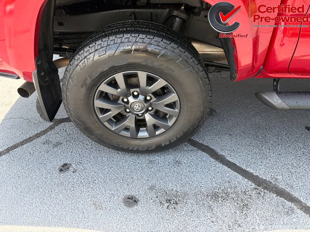 Used 2021 Toyota Tacoma SR5 RWD image 17