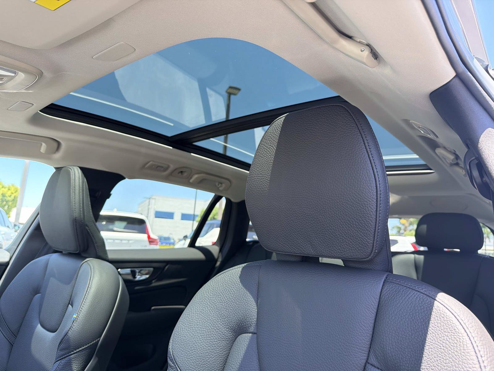 New 2026 Volvo V60 B5 Cross Country Plus w/ Climate Package AWD/4WD image 24
