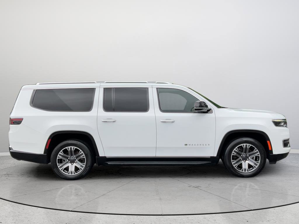 Used 2023 Jeep Wagoneer L Series II RWD image 6