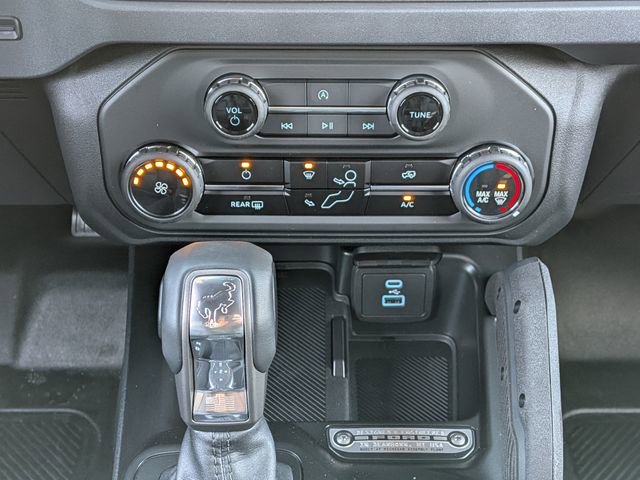 New 2025 Ford Bronco Badlands w/ Sasquatch Package AWD/4WD image 24