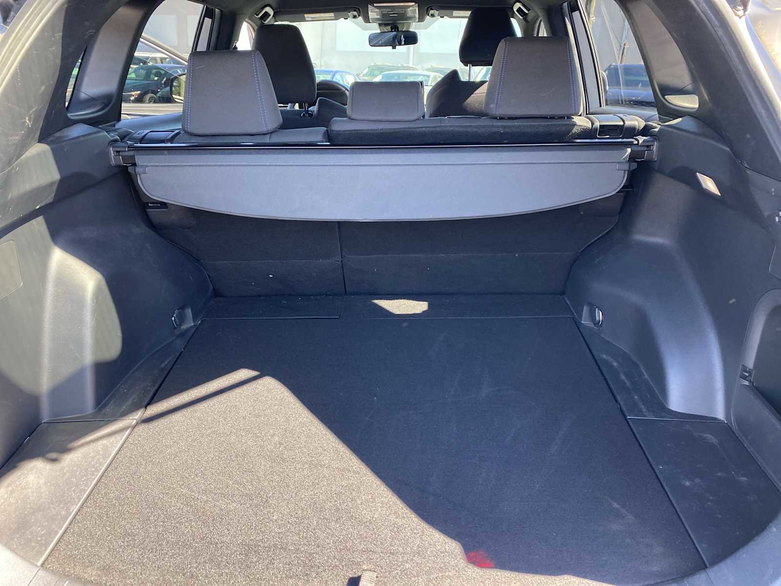 Used 2022 Toyota RAV4 SE image 29