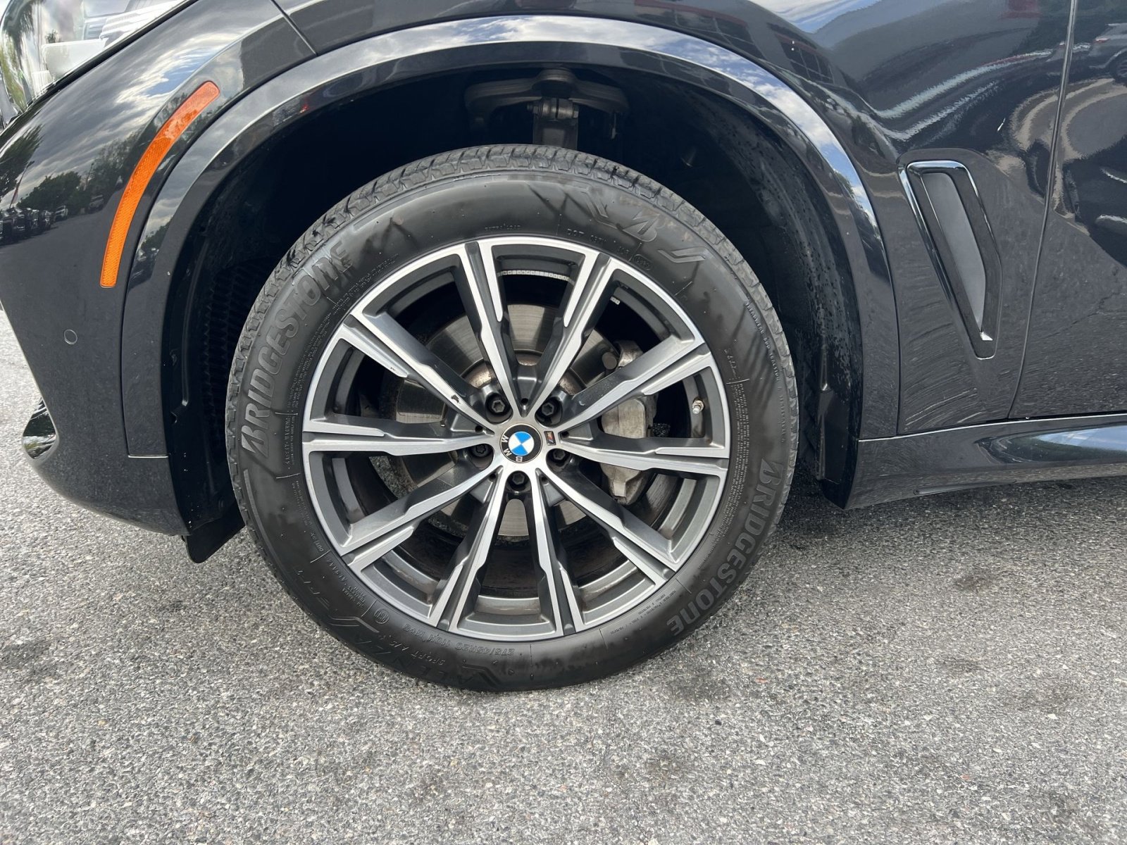 Used 2023 BMW X5 xDrive40i w/ M Sport Package AWD/4WD image 12