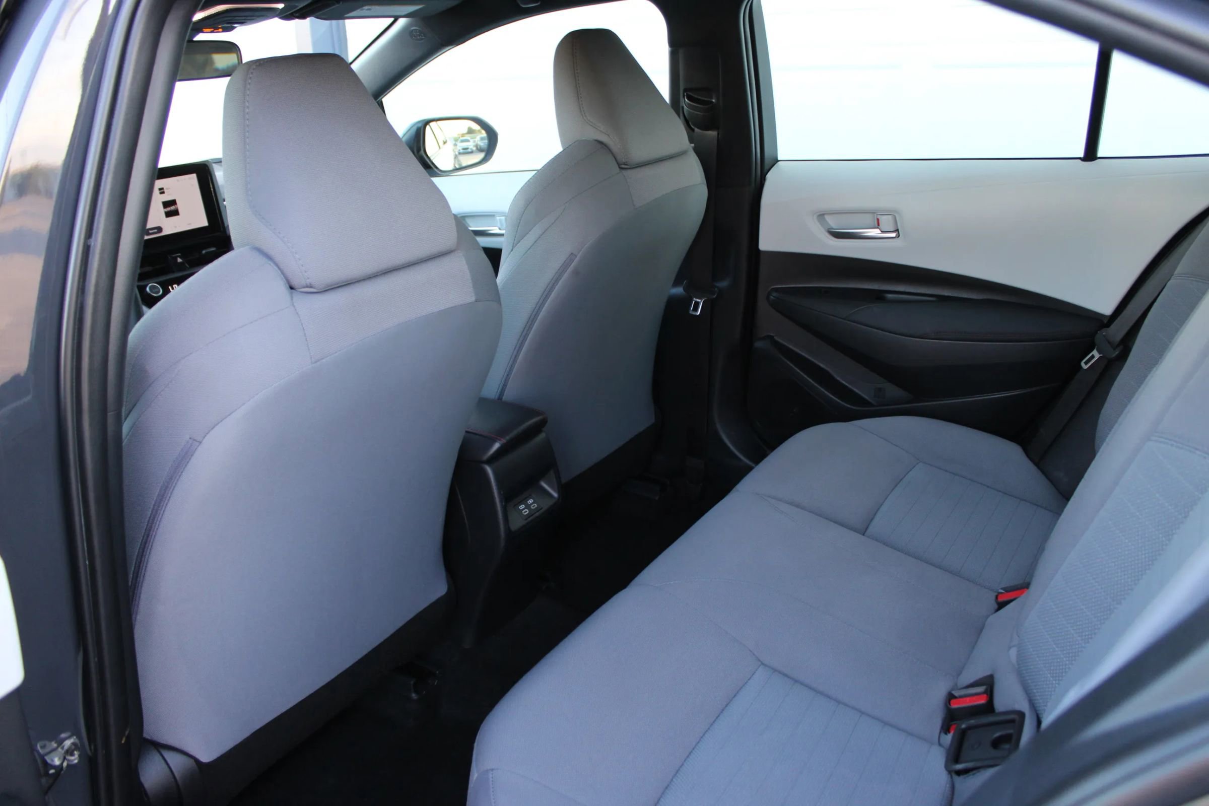 Used 2024 Toyota Corolla SE FWD image 13