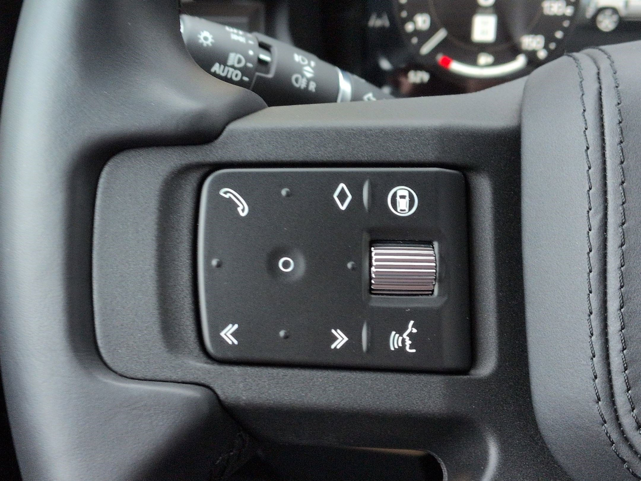 Used 2025 Land Rover Defender 130 X image 16