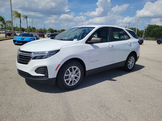 Certified 2022 Chevrolet Equinox LS FWD image 2