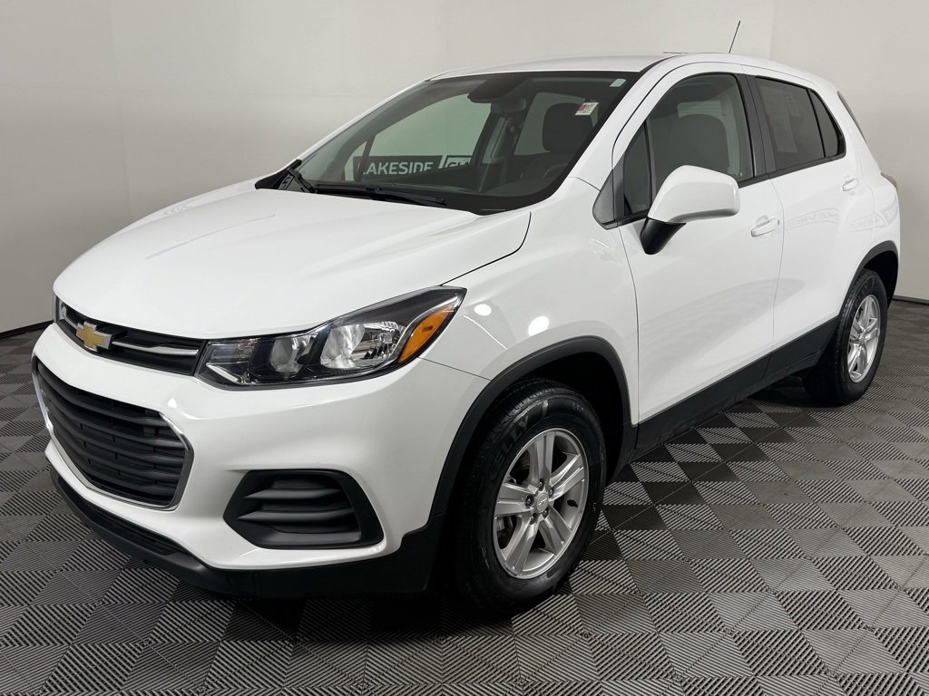 Used 2022 Chevrolet Trax LS w/ Tint and Cruise Package image 2